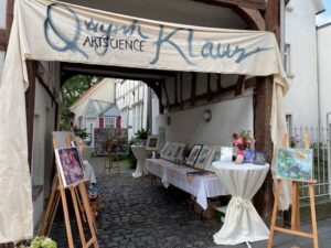 quynh-klaus-ausstellung-kunst-in-licher-scheunen-2021